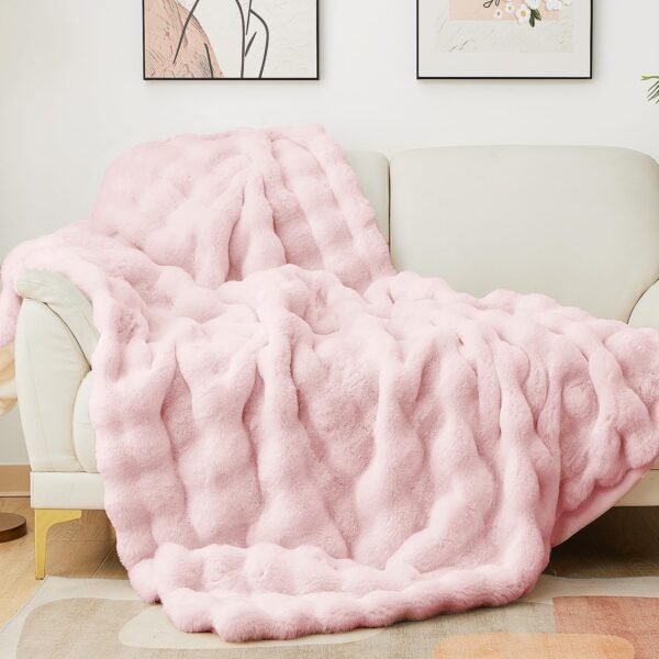 Pink Faux Fur Throw Blanket for Couch Bubble Cute Soft Warm Comforter Thick Furry Blanket for Sofa Bedroom  for Women Gift Luxury Blanket for All Seasons 50''x60'', 860gsm