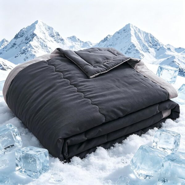 2026 New Cooling Blanket — Designed for those prone to overheating; a thin, breathable summer throw blanket with double-sided cooling effects that helps alleviate night sweats and provides a refreshing, cool-to-the-touch sensation; suitable for use on beds and sofas.